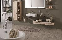 Puris, Platino 130 см: столеш. кварц, тумба 2 ящ., рак. кер, 2 полки, банкетка, пенал L, цвет дуб св