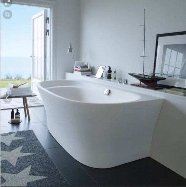 Duravit Cape Cod Ванна пристенный вариант, 1900x900mm с бесшовной панелью и ножками, с одним наклоном для спины, цвет белый (без слива-перелива) 