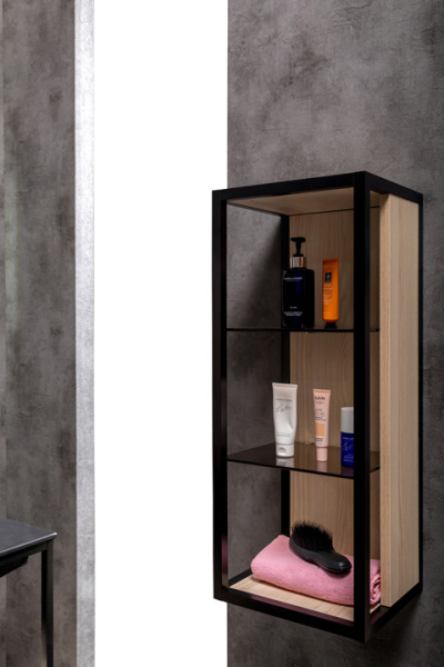 Пенал LOFT низкий light wood, полки стекло 