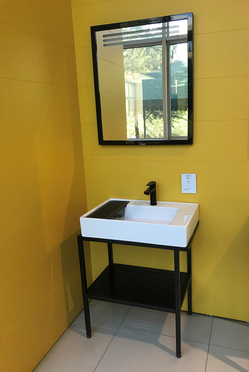 CREAVIT Cмеситель для раковины SHARP ЧЕРНЫЙ SR1500S