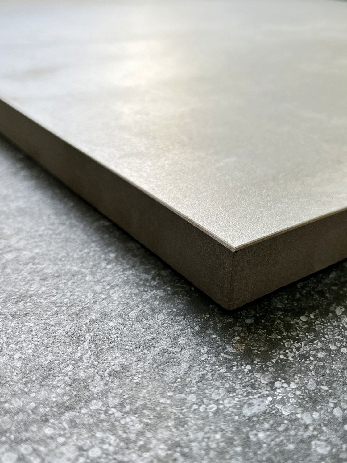  Ambient Gray Dark Matt 60x60x2 (0,72)