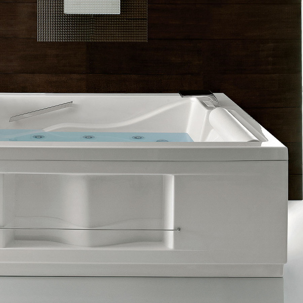 Gruppo Treesse BIS Ванна 190x150xh64 см гидром и аэром с цифр системой и сит дезинй\ф и пультом дист упр. 2 подушки белые,2 ручки,сливная колонка. 