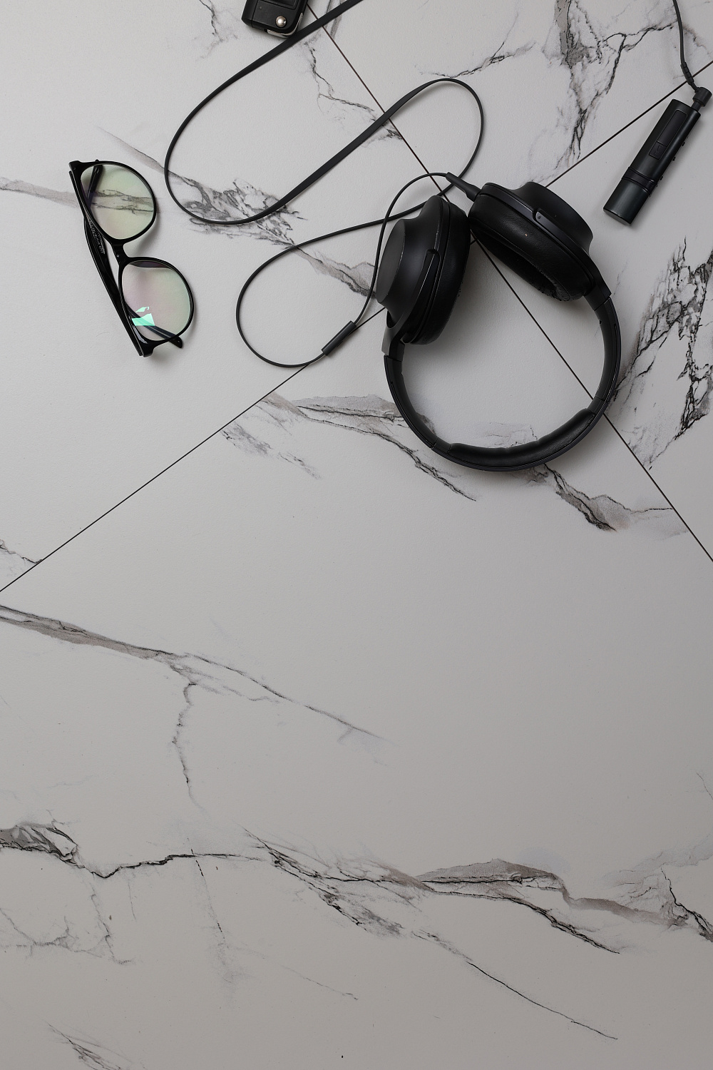  Molly white структура 60x60