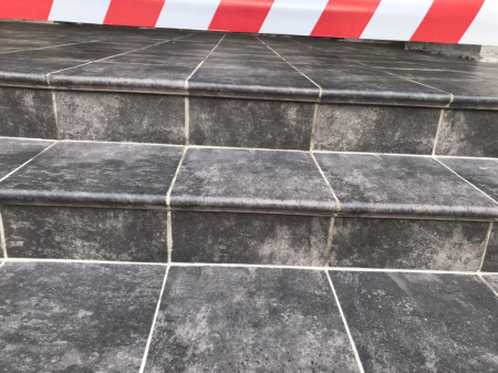 Ступень Westerwalder Atrium Dunkelgrau Florentiner-Stufe 31x32 