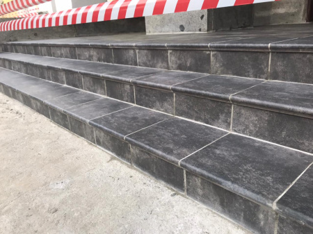 Ступень Westerwalder Atrium Dunkelgrau Florentiner-Stufe 31x32 