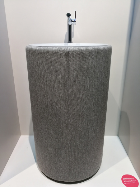 Bette Lux Oval Couture Подиум для раковины А220 с текстильной обивкой , высота 890см,  цвет буро-серый 852 