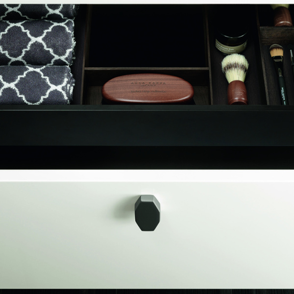 VITAGE milldue edition Раковина CRYSTAL 664х472х120 мм, без перелива, c 3 отверстиями для смесителя, Ceramilux, с донным клапаном, цвет бел глянцевый 